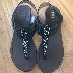 EUC Woman’s sandals size 8.5